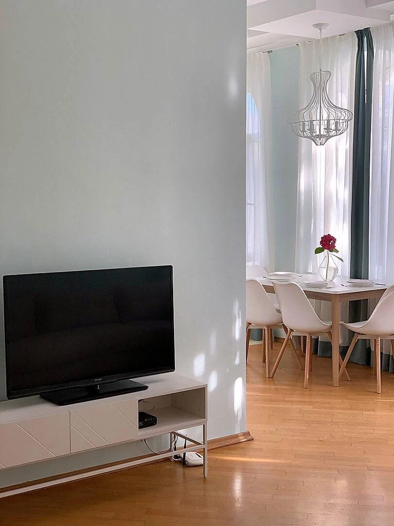 БЕЗ КОМІСІЇ! Здам в оренду 2 к. квартиру 70 м² на Липках!