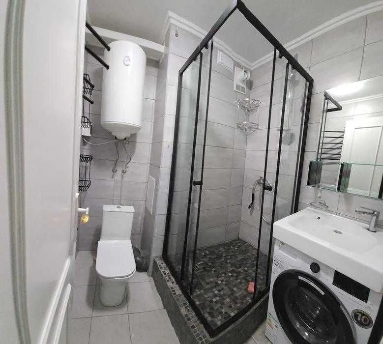 Продам 2-к квартиру 75 кв.м с ремонтом, 3/10 эт., Ботанические