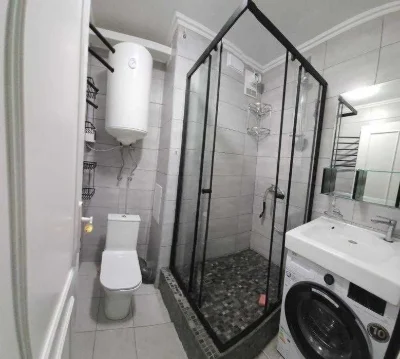 Продам 2-к квартиру 75 кв.м с ремонтом, 3/10 эт., Ботанические