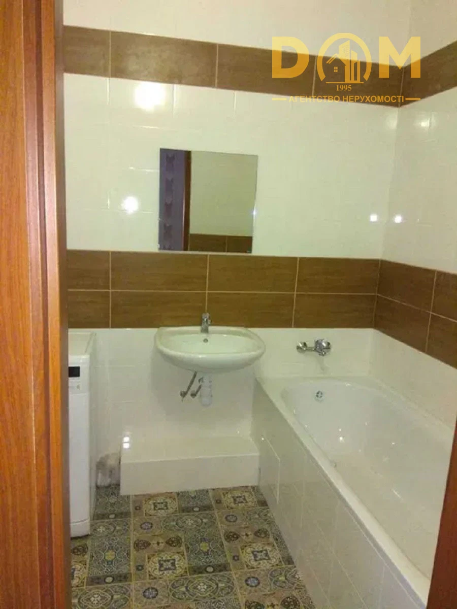 Продажа 3-комнатной квартиры 96 м², Сергея Данченко ул., 1