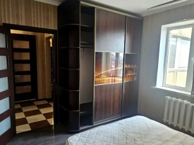 Квартира. Київ, Ялтинська вул.