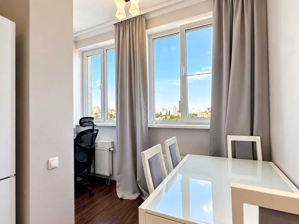 Apartment. Kyiv, Mykhola Mykhnovs'kyi boulevard.