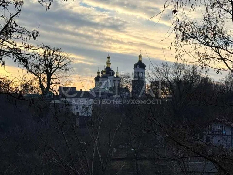 Ділянка. Київ, Хортицька вул.