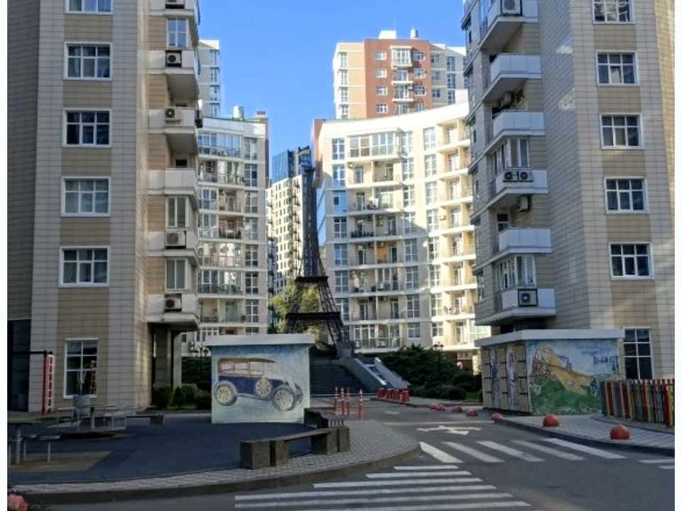 Квартира. Киев, улица Василя Тютюнника