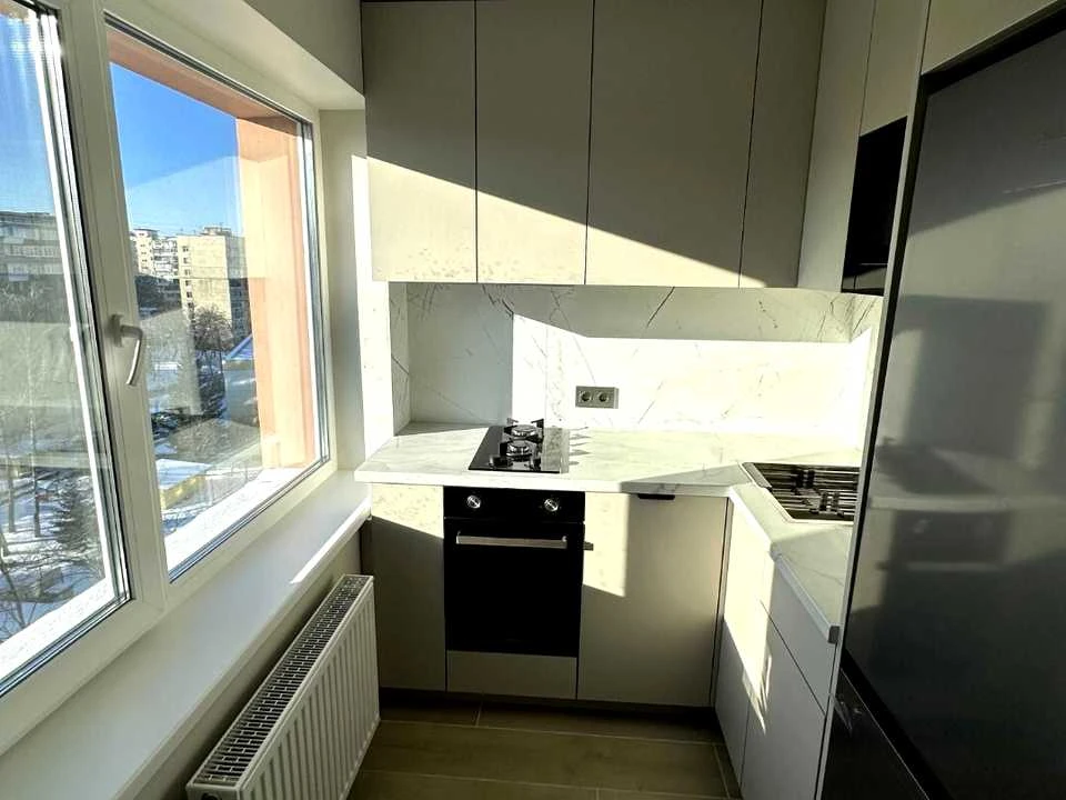 Apartment. Kyiv, KIRYLYVS'KA STREET.