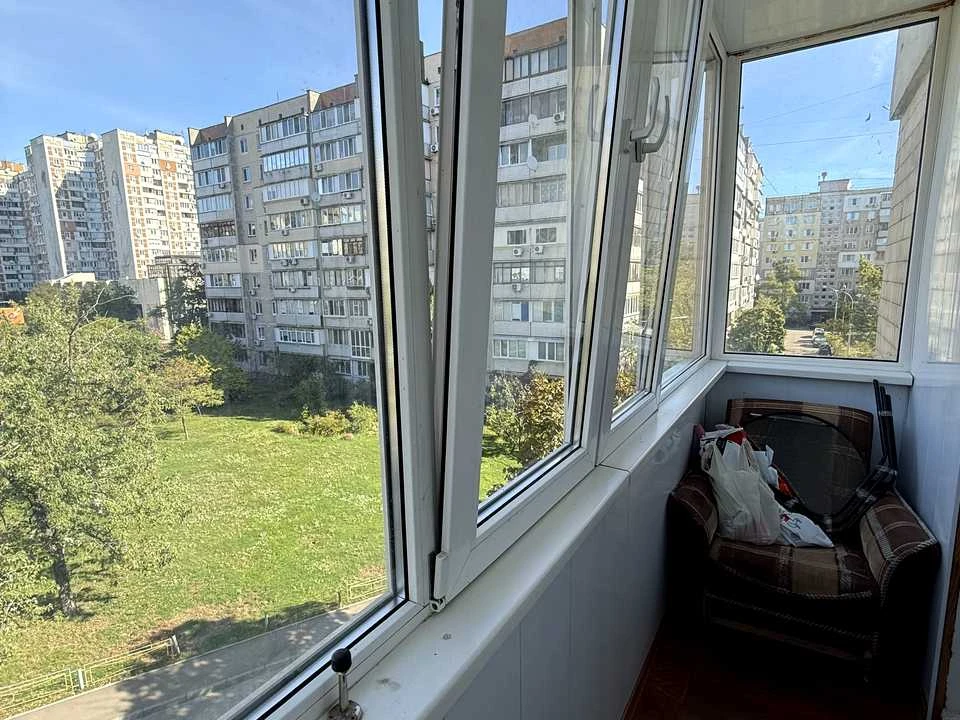 Apartment. Volodymyr Iasiuka Avenue, Kyiv