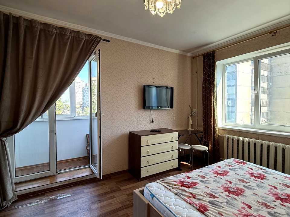 Apartment. Volodymyr Iasiuka Avenue, Kyiv