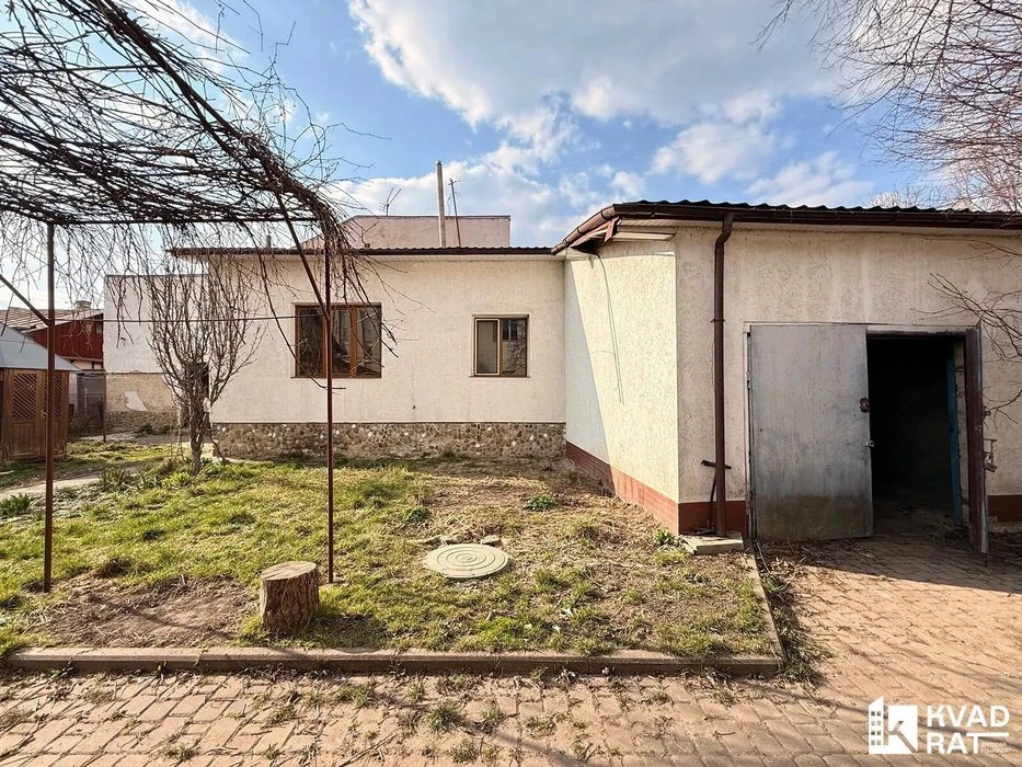 Продажа 4-ком в центре возле вокзала с гаражом и земельной