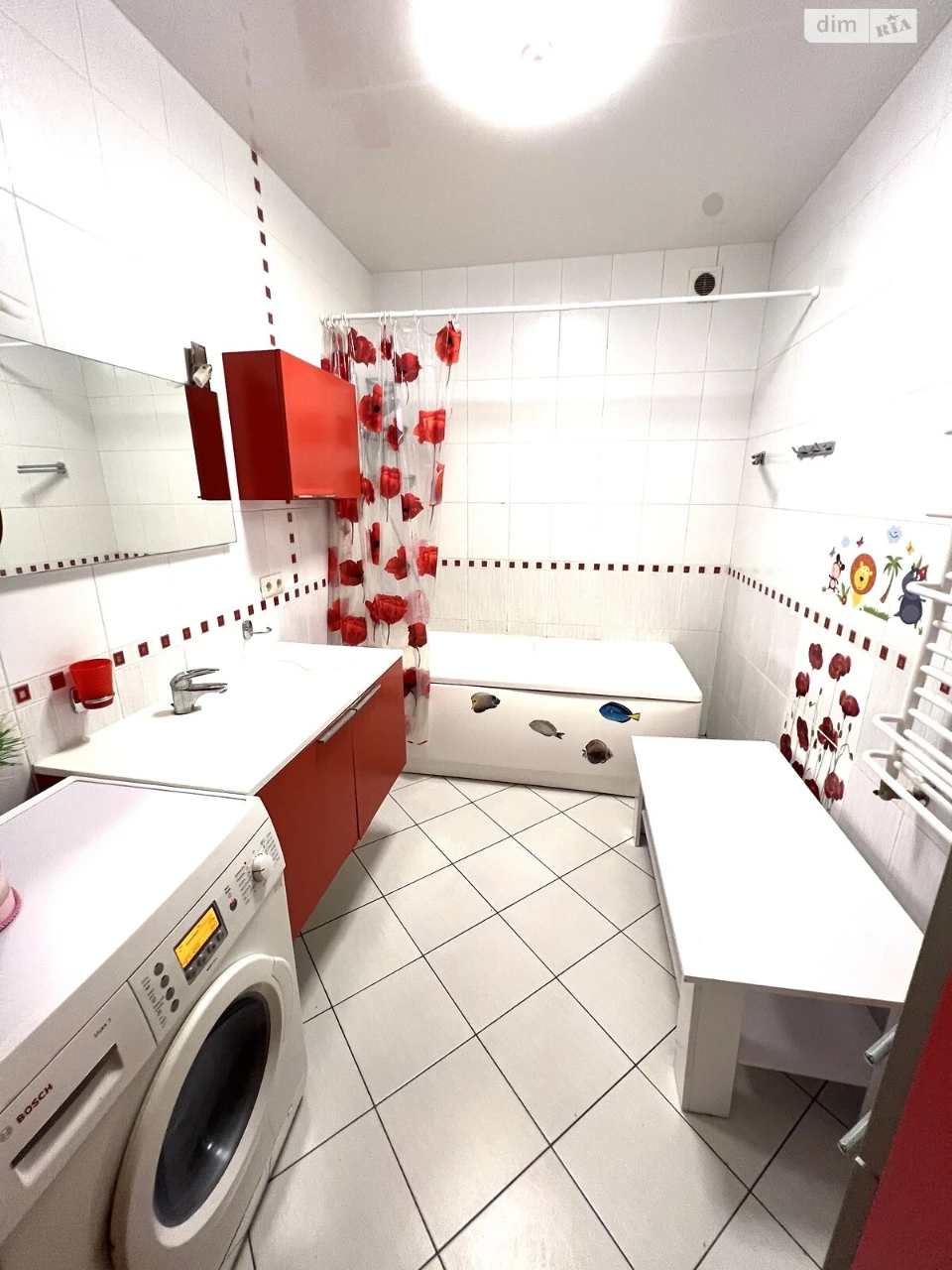 Long Term Rental Apartment, Poczynki
