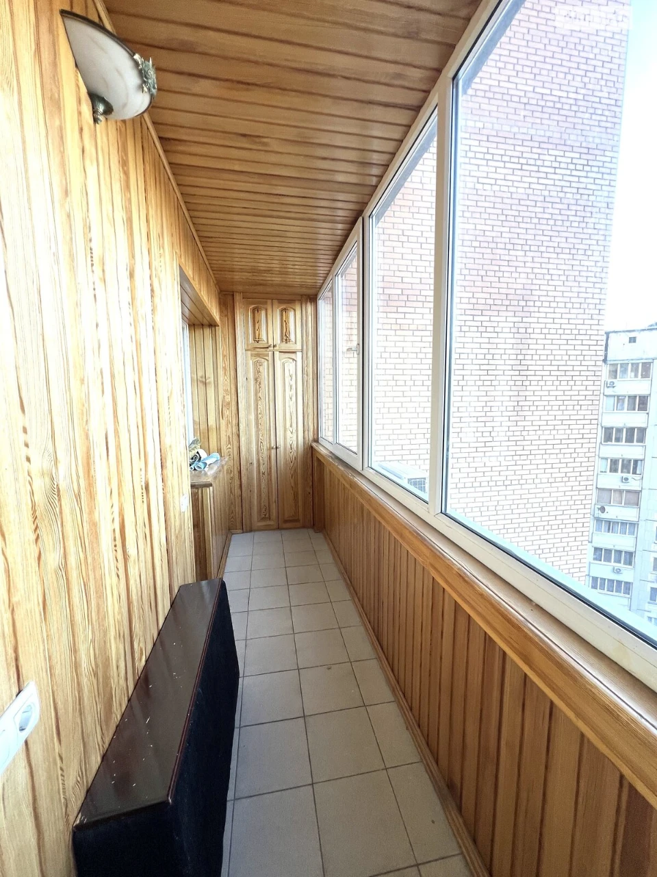 Long Term Rental Apartment, Poczynki