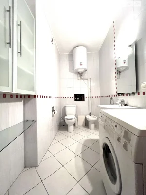 Long Term Rental Apartment, Poczynki