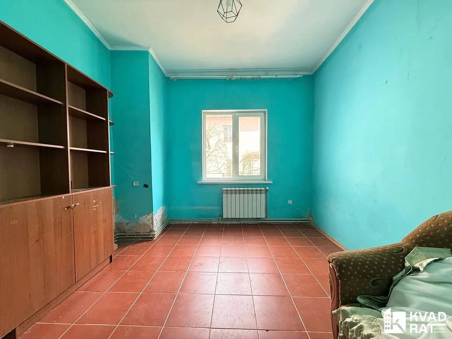 Продажа 4-ком в центре возле вокзала с гаражом и земельной