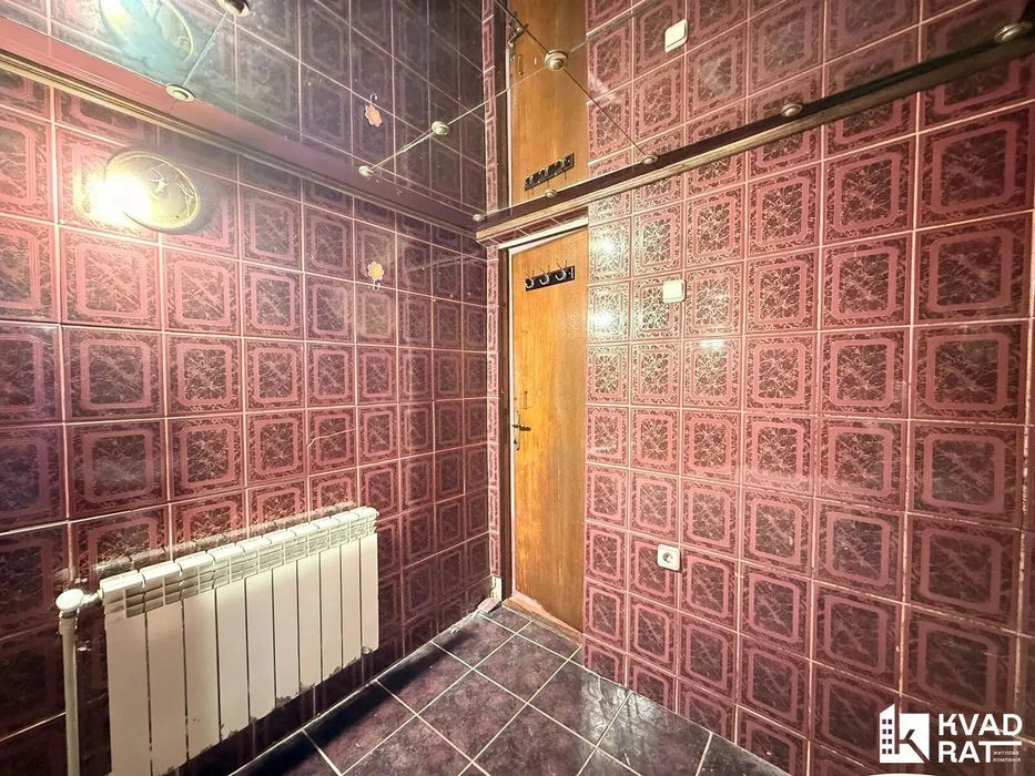 Продажа 4-ком в центре возле вокзала с гаражом и земельной