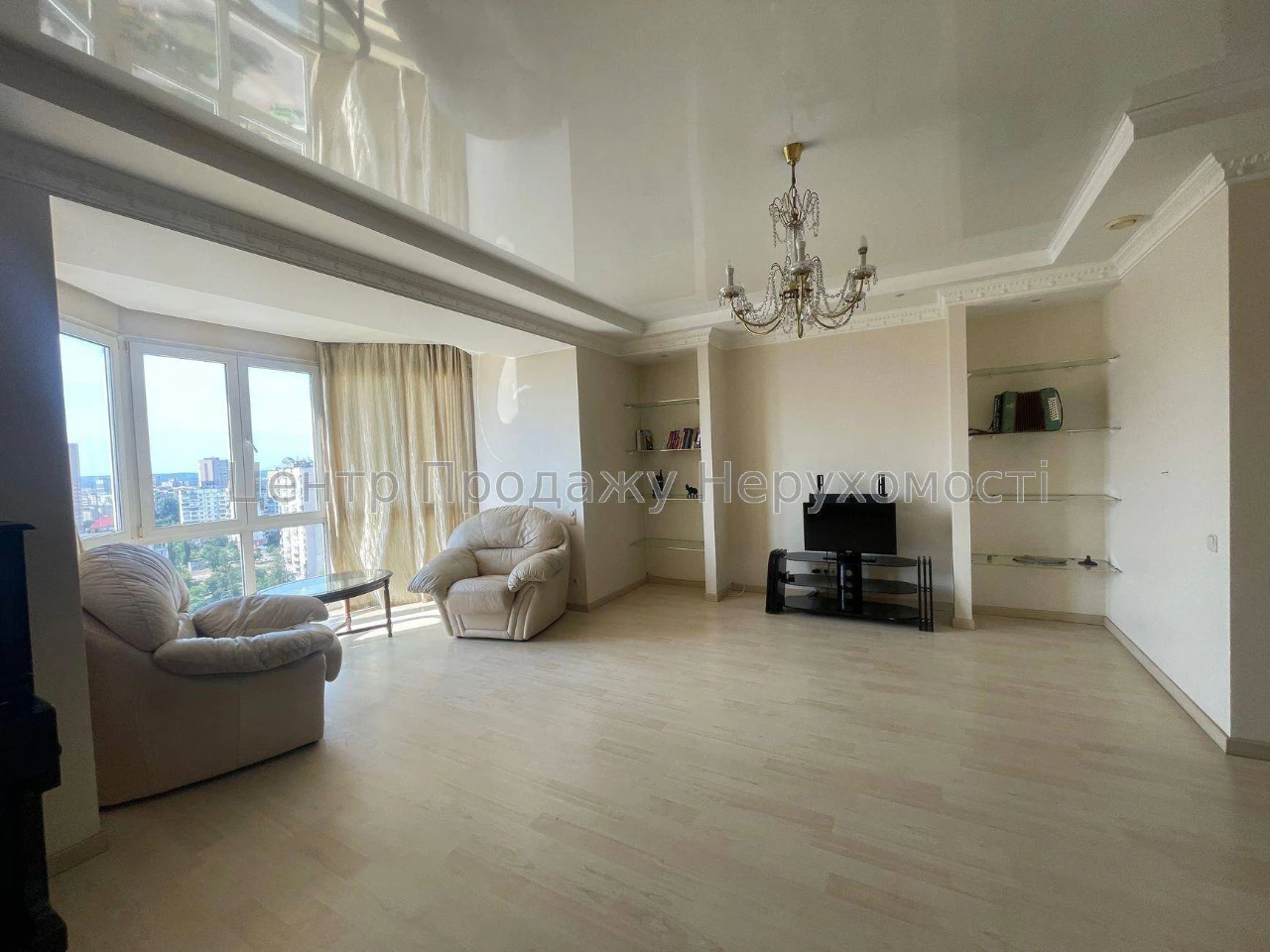 Продаж 3-кімн. квартири, 115 м², 15/19 поверх, Київ.