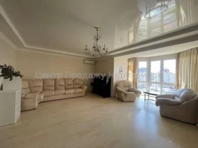 Продаж 3-кімн. квартири, 115 м², 15/19 поверх, Київ.