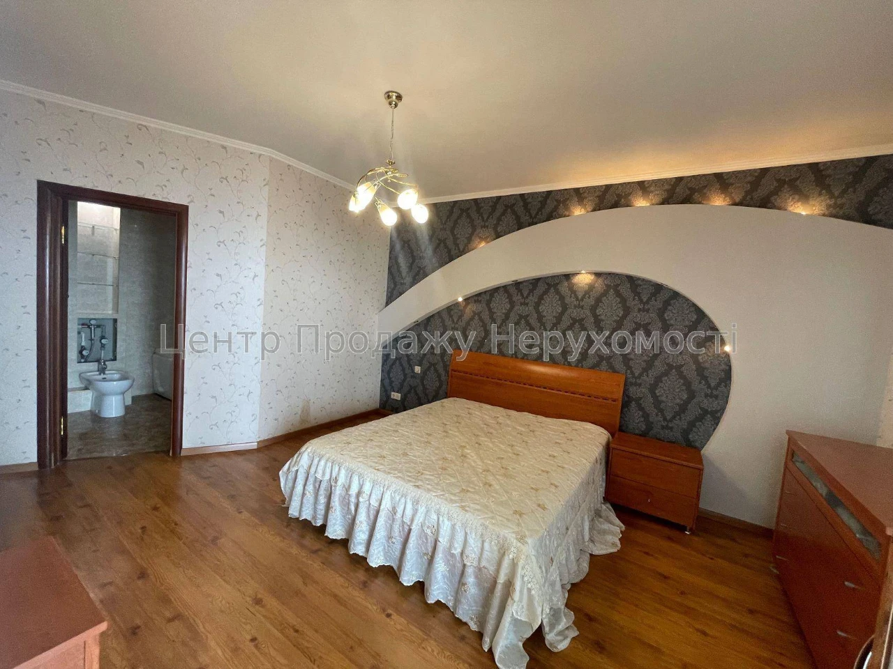 Продаж 3-кімн. квартири, 115 м², 15/19 поверх, Київ.