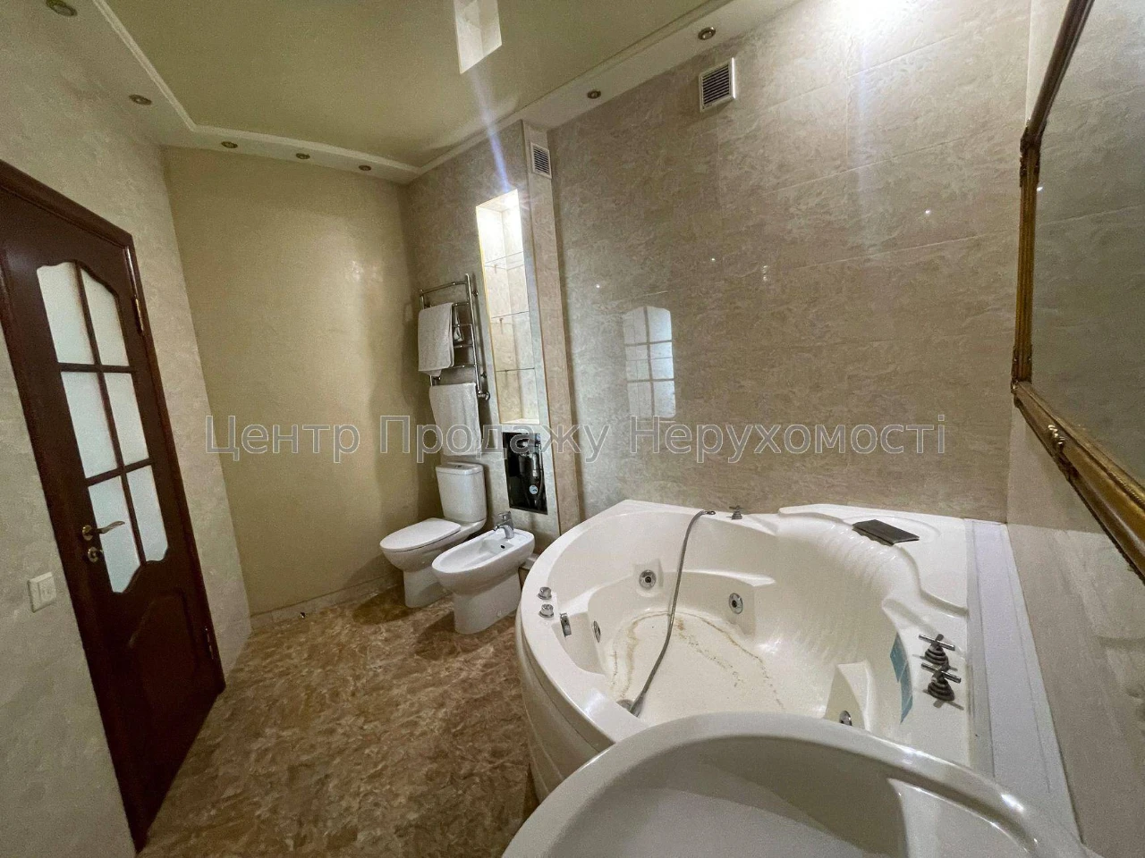 Продаж 3-кімн. квартири, 115 м², 15/19 поверх, Київ.