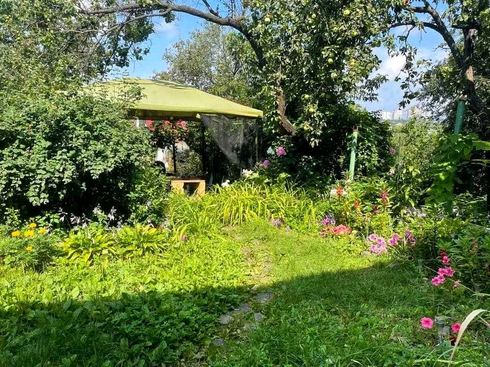Будинок. Київ, Альпійська вул.
