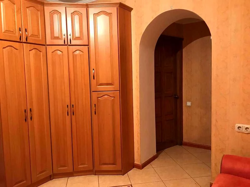 Будинок. Київ, Альпійська вул.