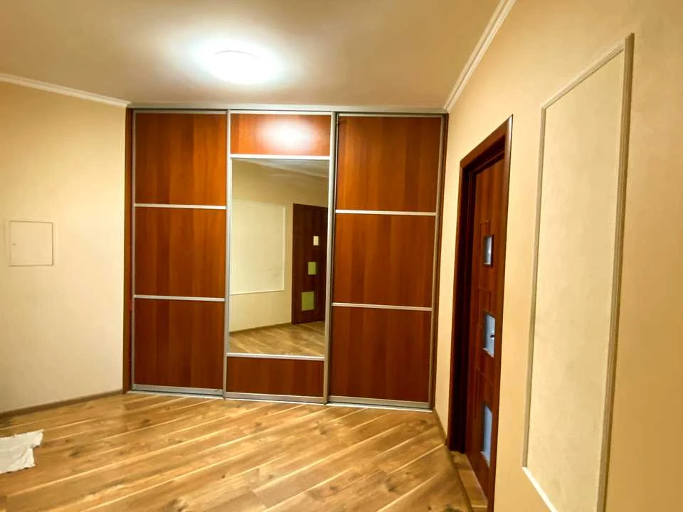 Квартира. Київ, Вишгородська вул.