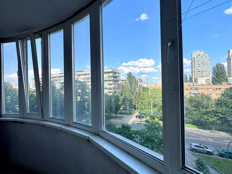 Квартира. Київ, Вишгородська вул.