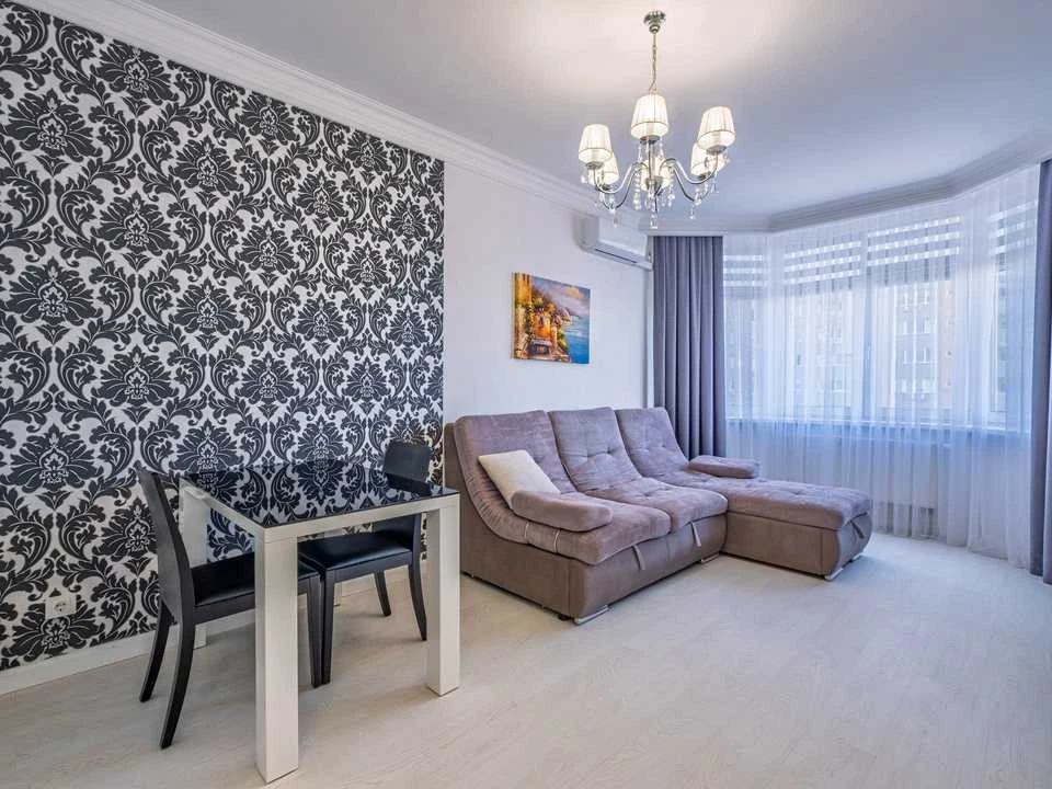 Apartment. Kyiv, Elizavety Chvadar St.