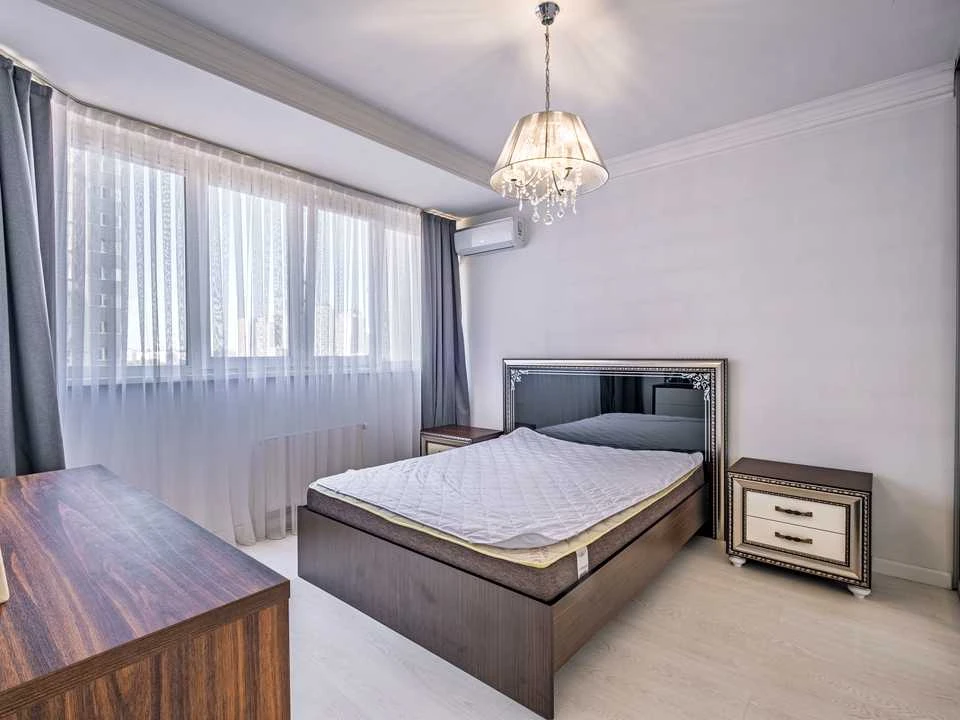 Apartment. Kyiv, Elizavety Chvadar St.