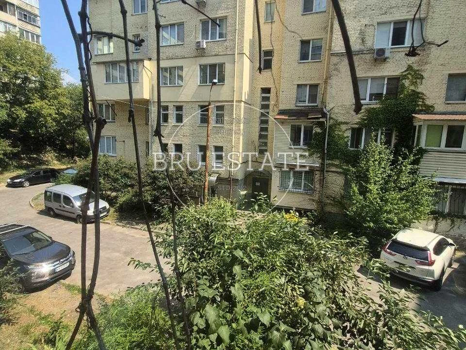 Квартира. Київ, Лук'янівська вул.