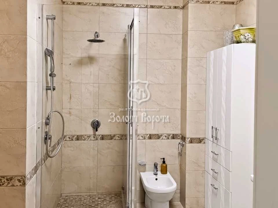 Квартира. Київ, Звіринецька вул.