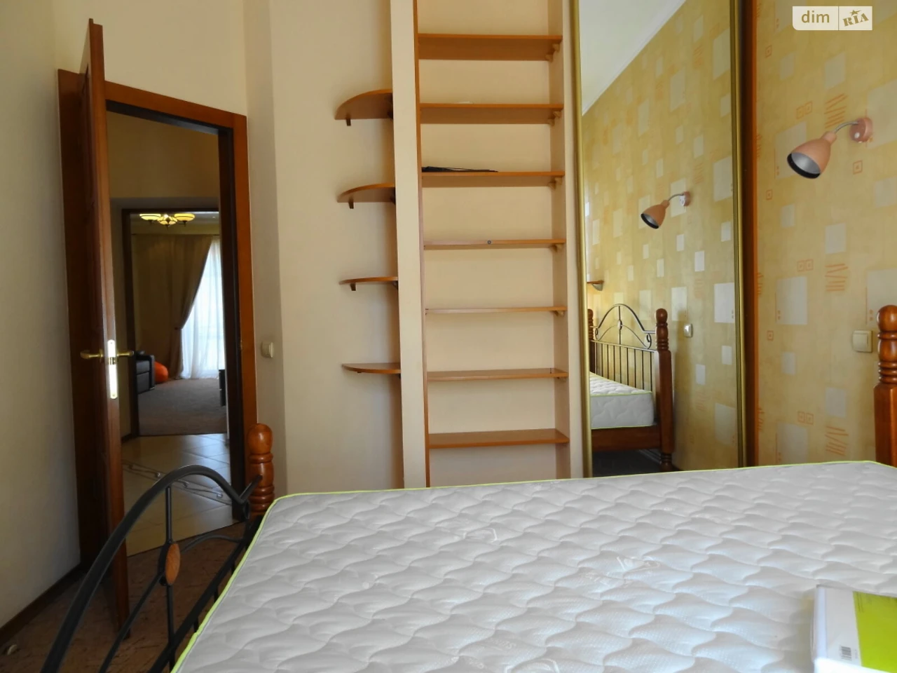 Long-Term Rent, Solnatska Slobidka Apartment