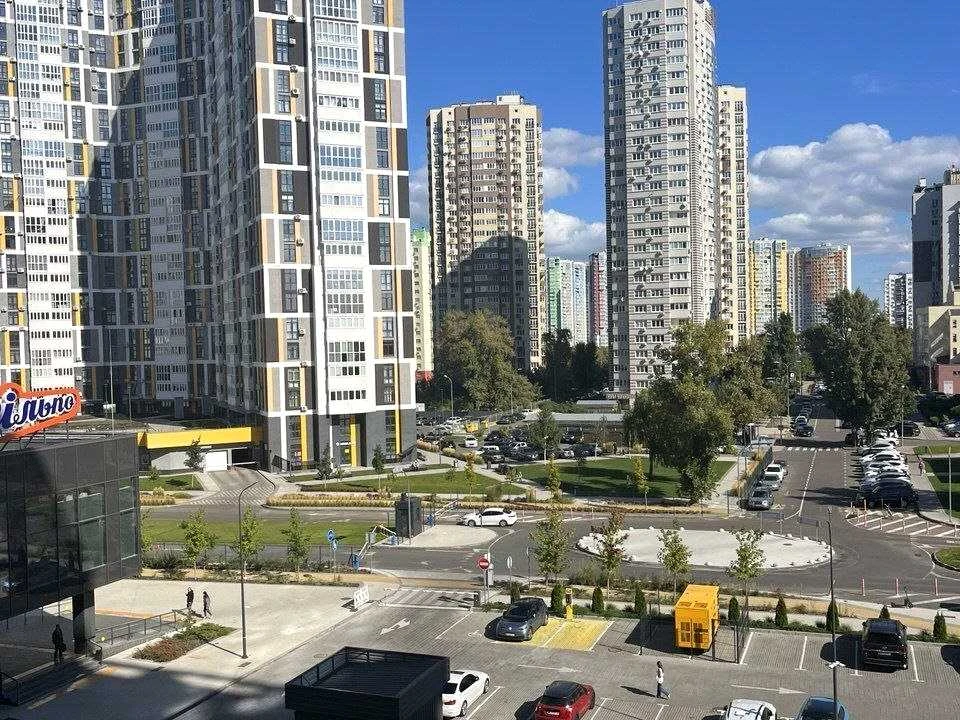 Apartment. Kyiv, Mykilsko-Slobidska St.