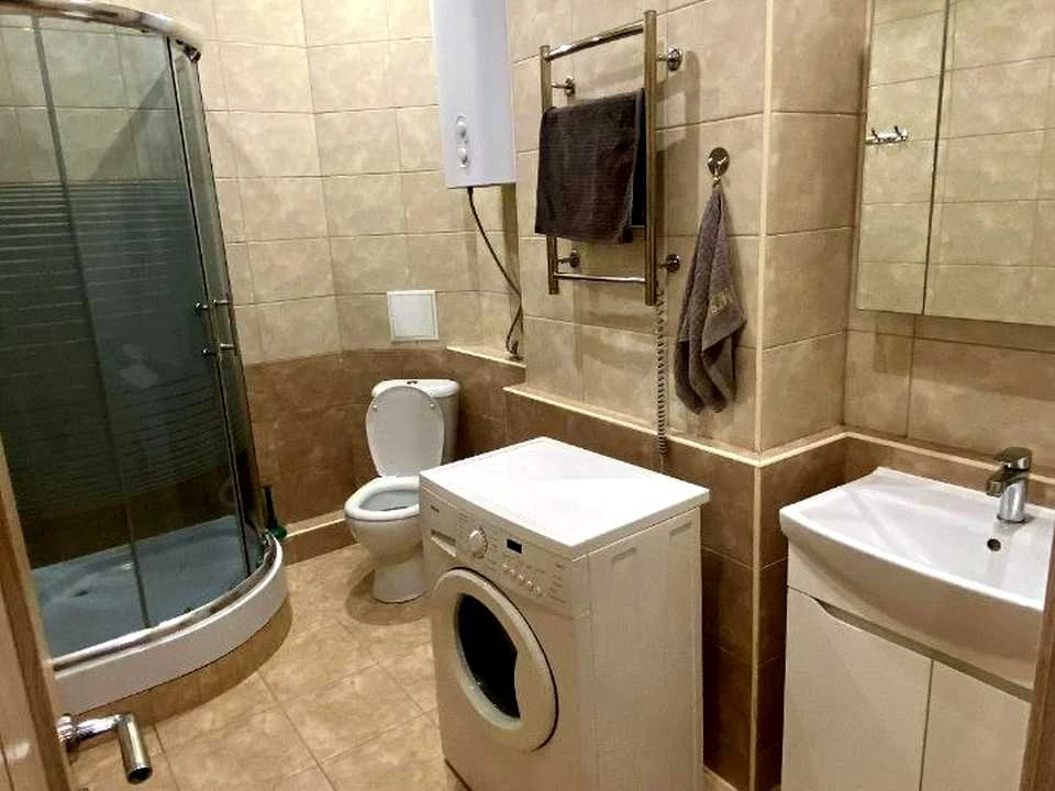 Квартира. Київ, Драгоманова вул.