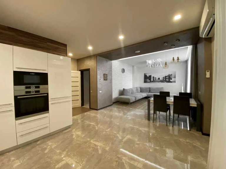 Apartment. Kyiv, Hlibochyska St.