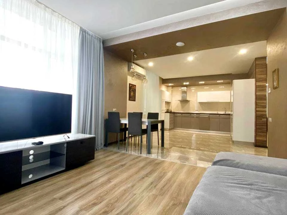Apartment. Kyiv, Hlibochyska St.