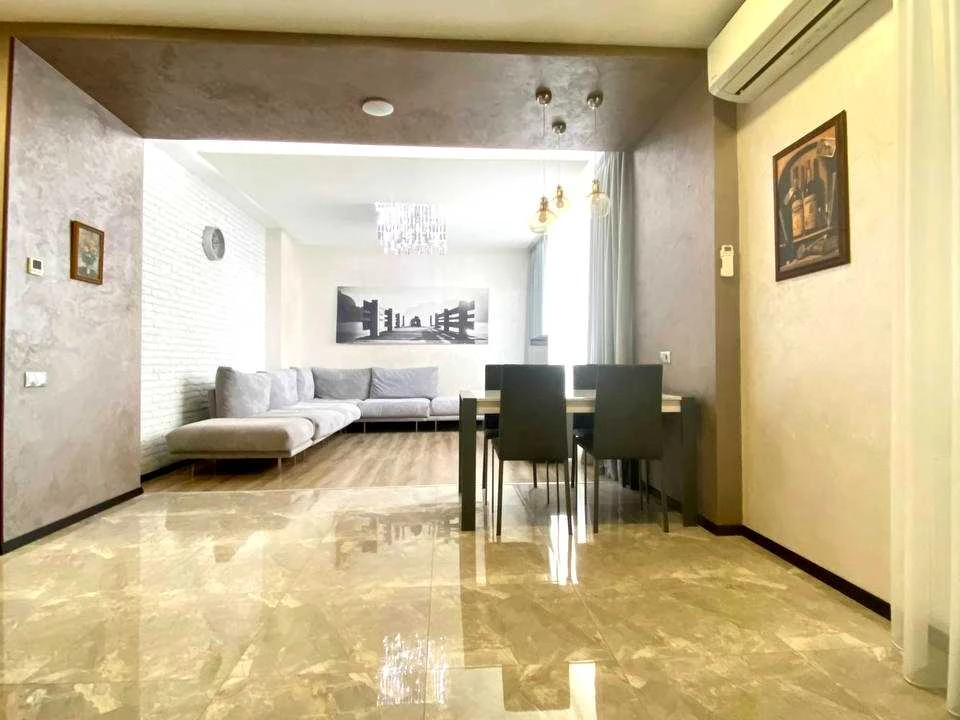 Apartment. Kyiv, Hlibochyska St.