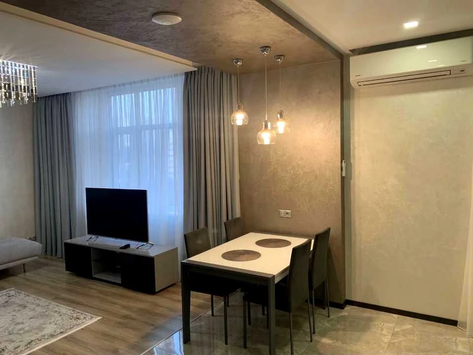 Apartment. Kyiv, Hlibochyska St.