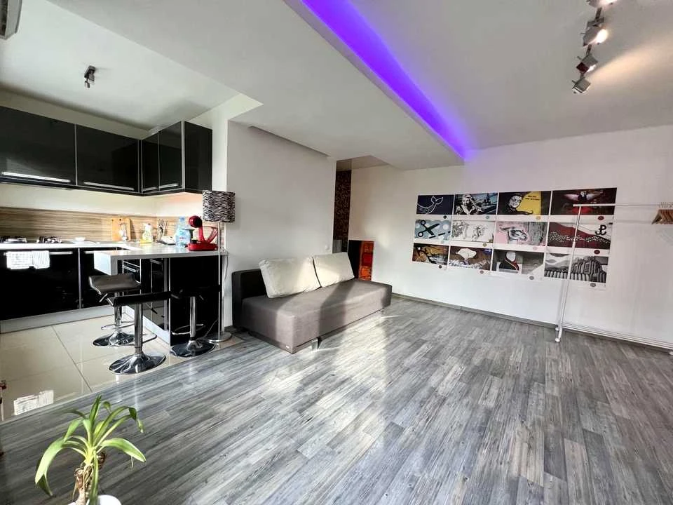 Apartment. Kyiv, Entuziastiv St.