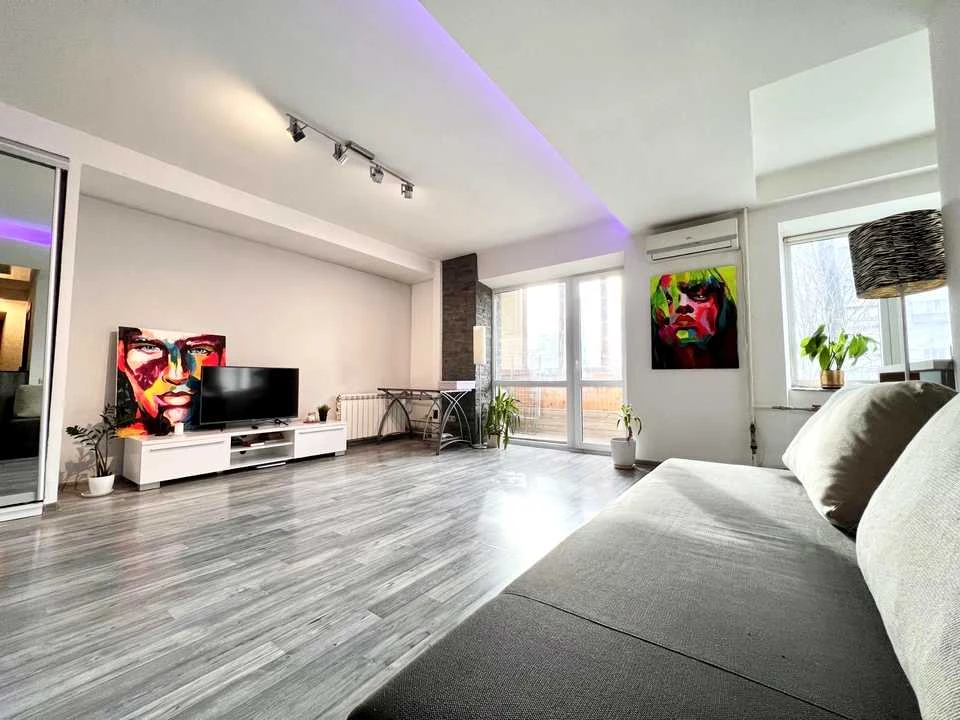 Apartment. Kyiv, Entuziastiv St.