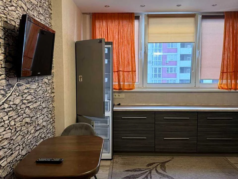 Apartment. Kyiv, Dragomanova St.