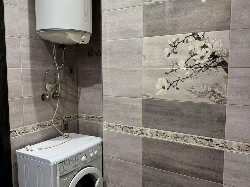 Apartment. Kyiv, Dragomanova St.