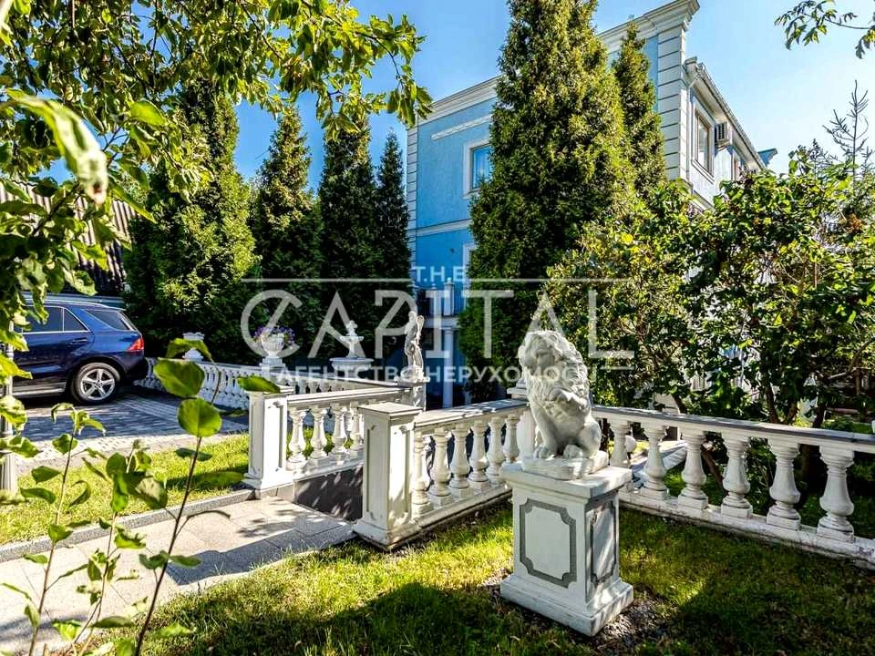House. Kyiv, Zvirynetska St.