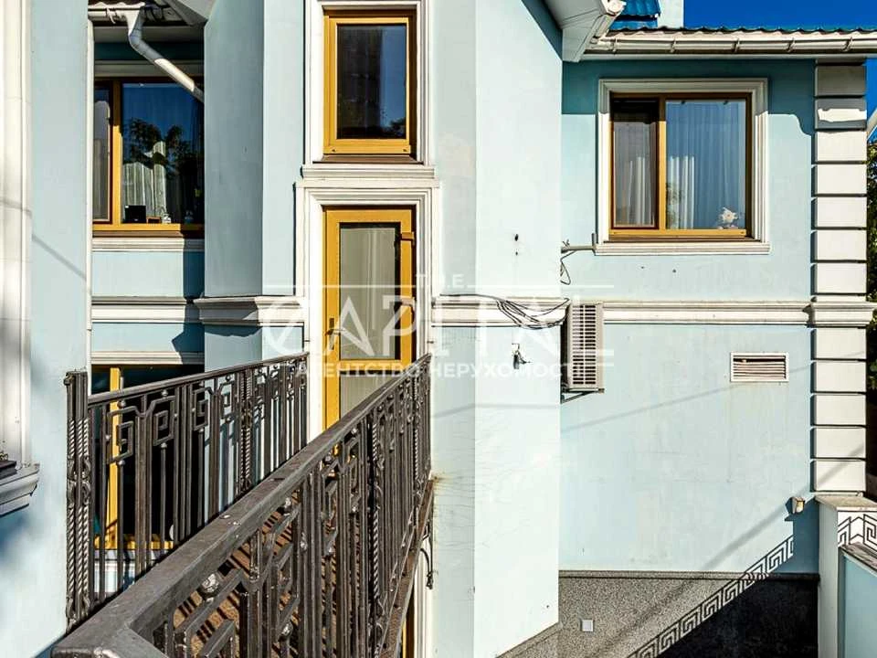 House. Kyiv, Zvirynetska St.