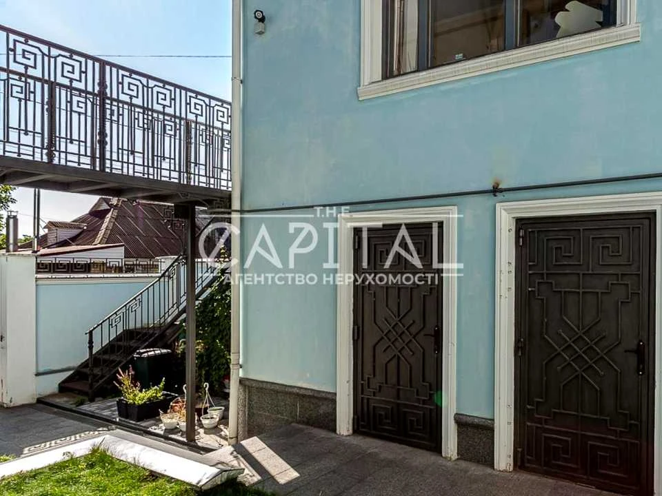 House. Kyiv, Zvirynetska St.