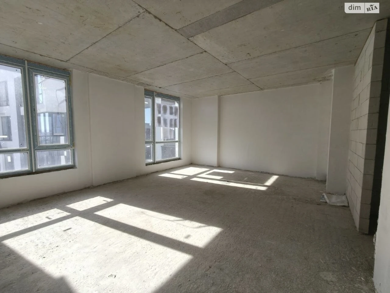 Apartment on the Banks