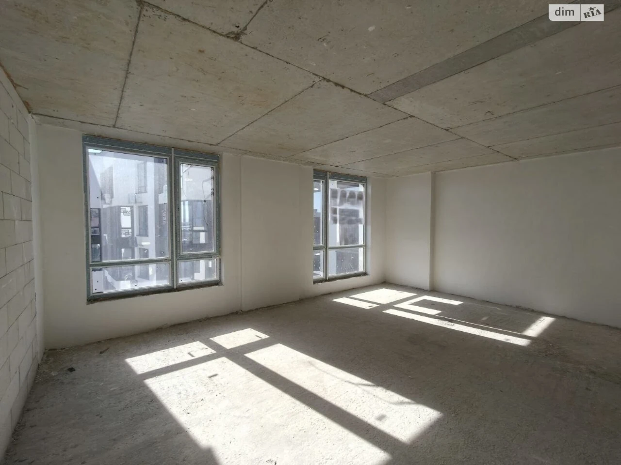 Apartment on the Banks