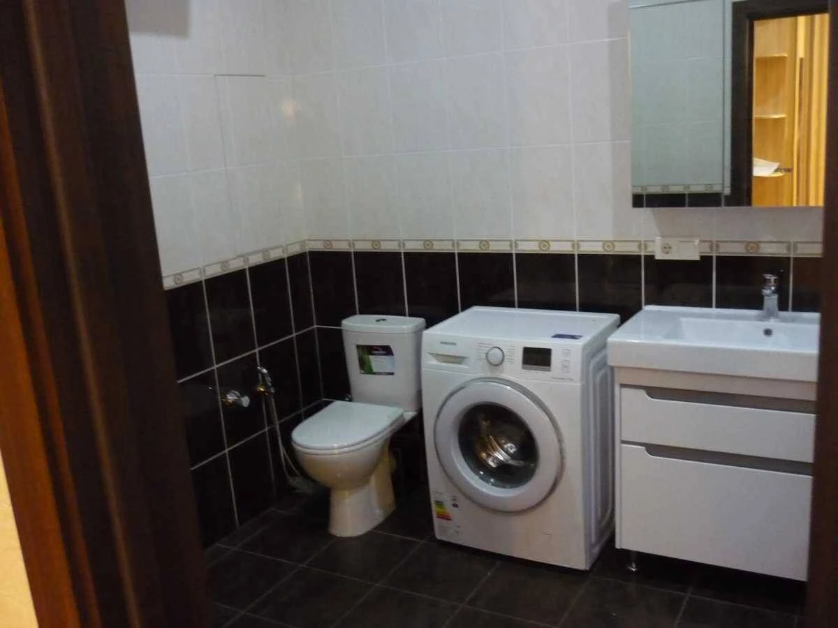 For Rent Long-Term 2-room apartment in Kyiv, Pecherskyi, Eugene Kon