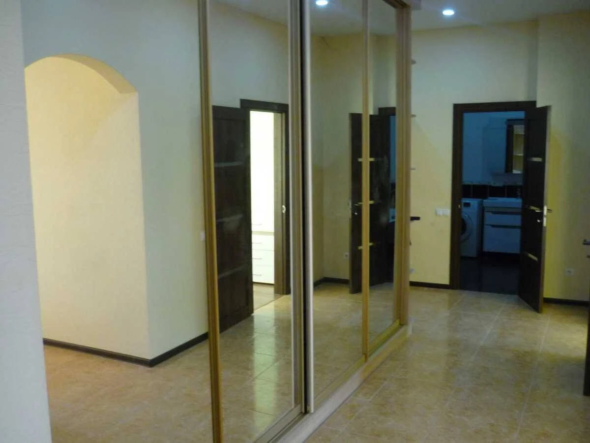 For Rent Long-Term 2-room apartment in Kyiv, Pecherskyi, Eugene Kon
