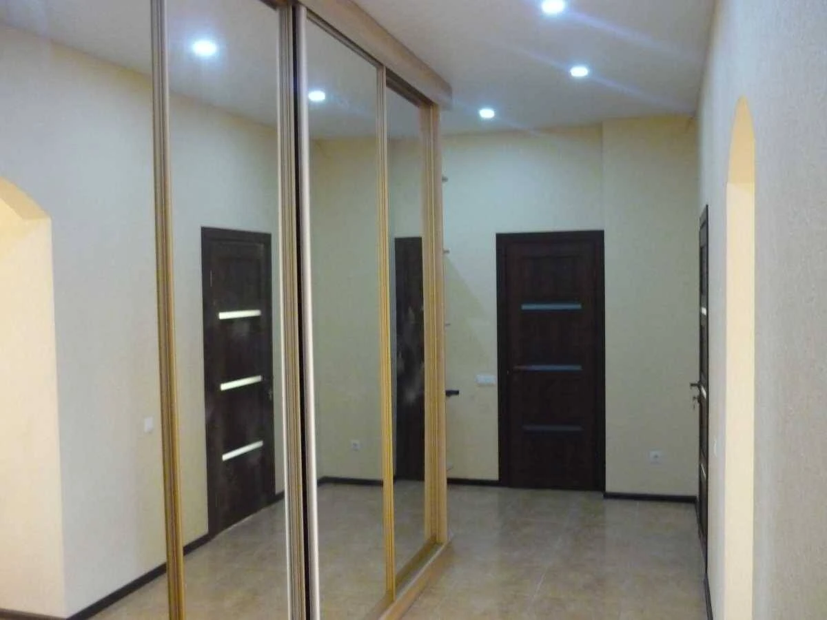 For Rent Long-Term 2-room apartment in Kyiv, Pecherskyi, Eugene Kon