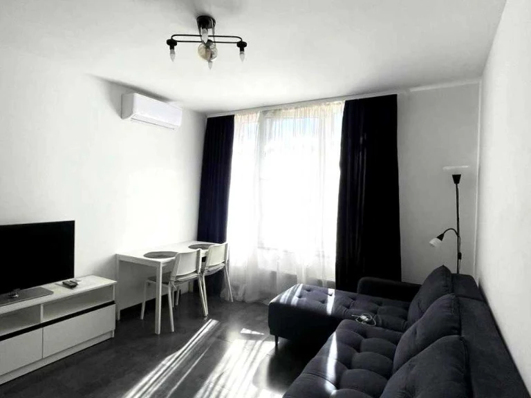 Apartment. Kyiv, Dniprovska naberezhna St.
