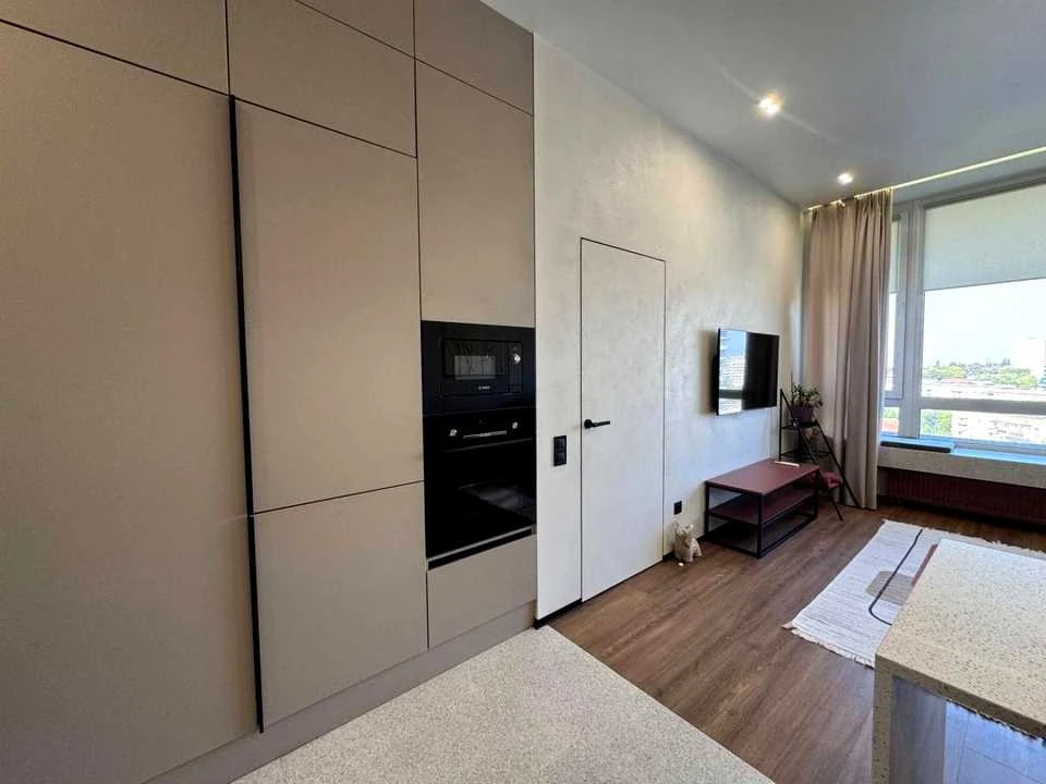 Apartment. Kyiv, Holosiivsky Prospect.